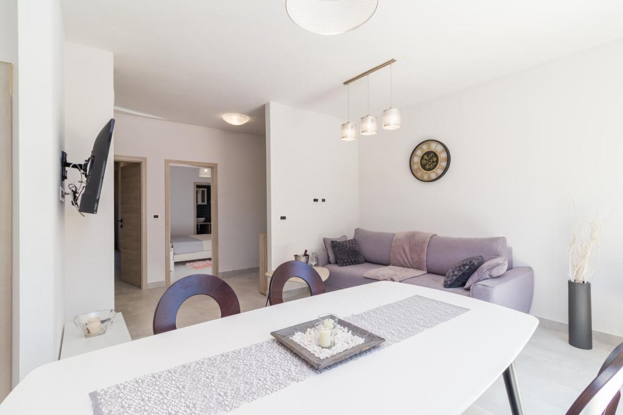 Apartmani Noa I Natali Kaldanija Ngoại thất bức ảnh