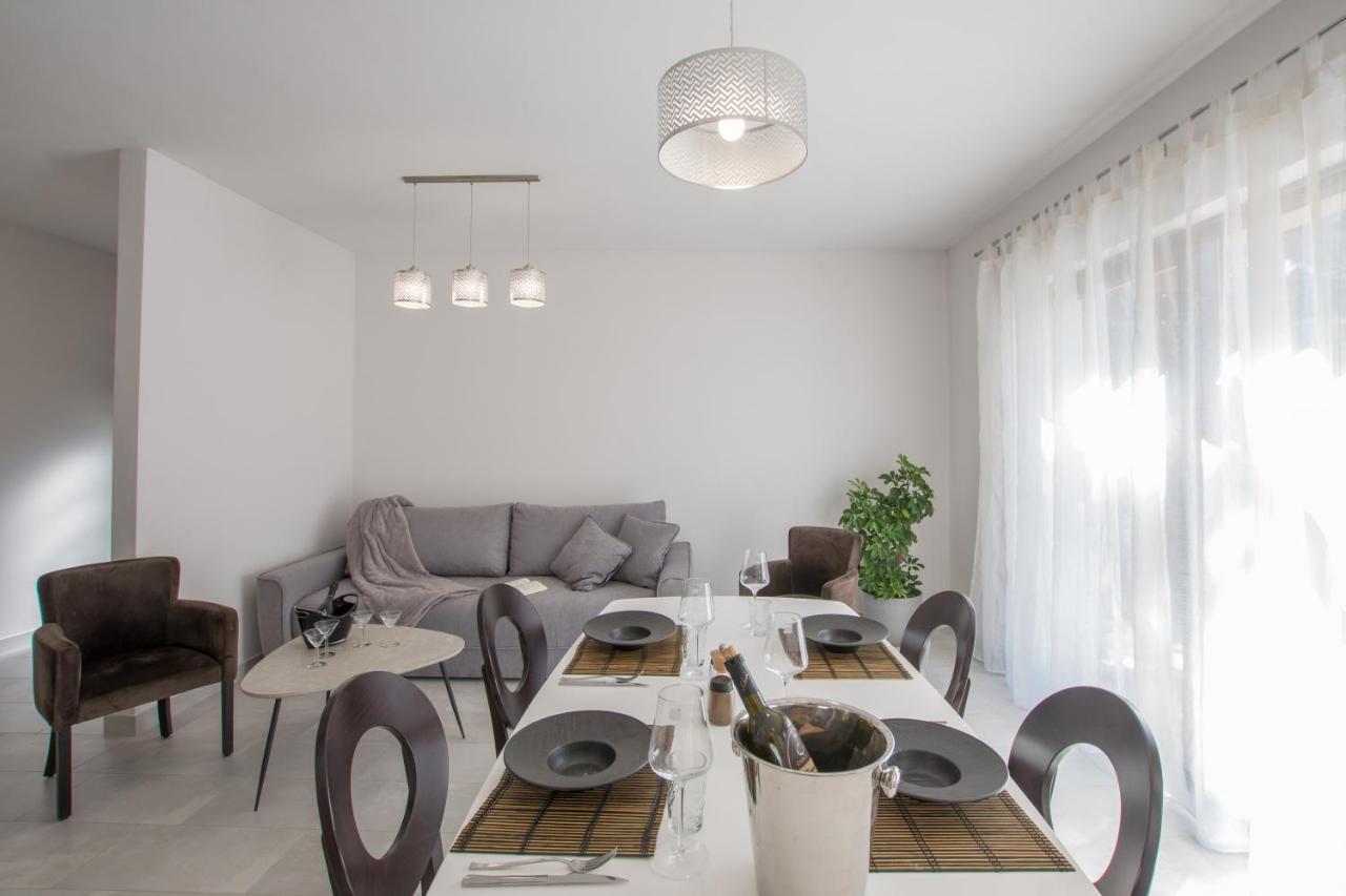 Apartmani Noa I Natali Kaldanija Ngoại thất bức ảnh