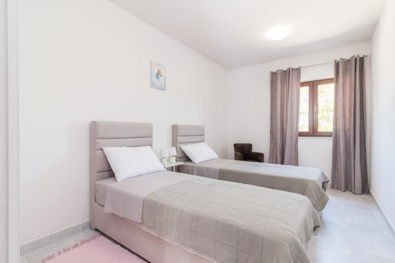 Apartmani Noa I Natali Kaldanija Ngoại thất bức ảnh
