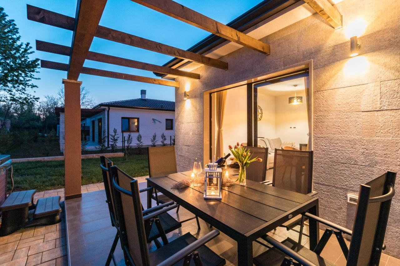 Apartmani Noa I Natali Kaldanija Ngoại thất bức ảnh
