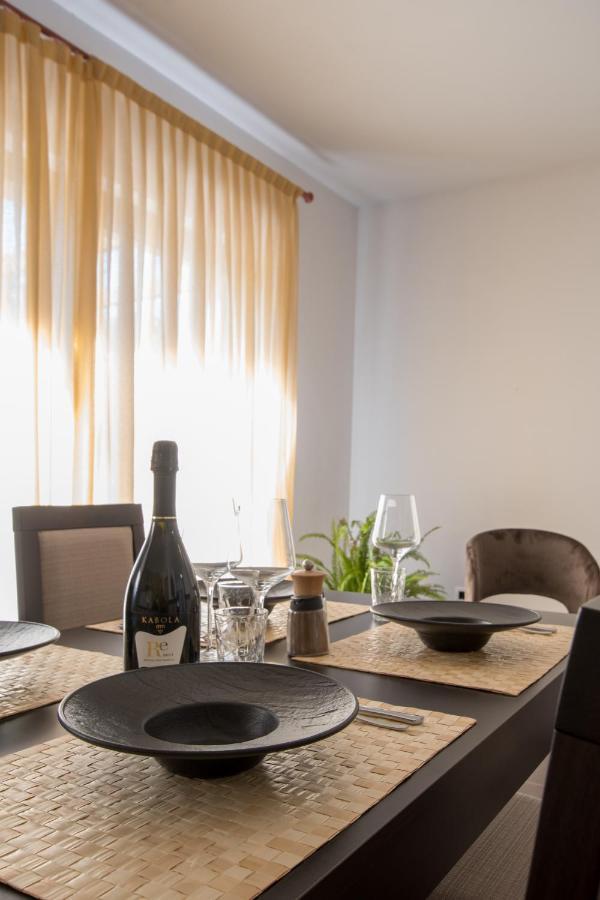 Apartmani Noa I Natali Kaldanija Ngoại thất bức ảnh